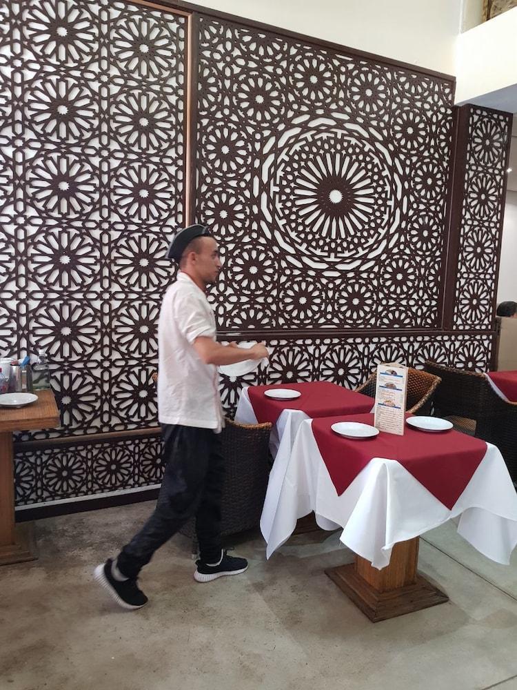 Ali Hotel 2*
